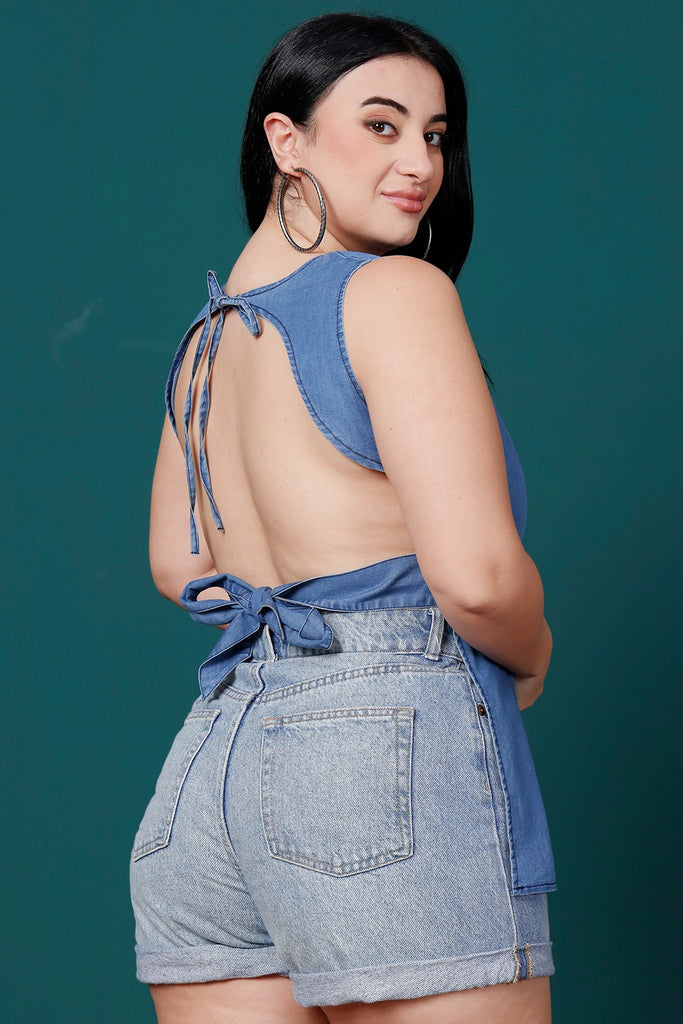 Model wearing Denim Tops with Pattern type: Solid-1