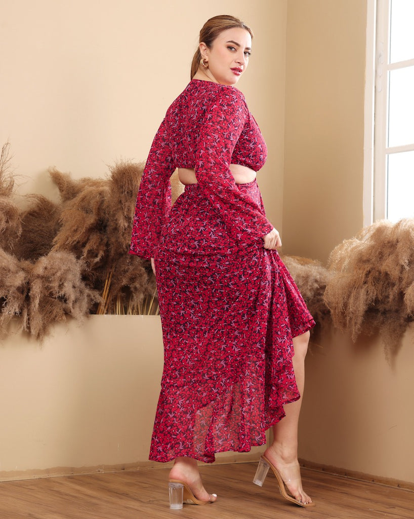 Model wearing Polyster Georgette Midi Dress with Pattern type: Floral-6