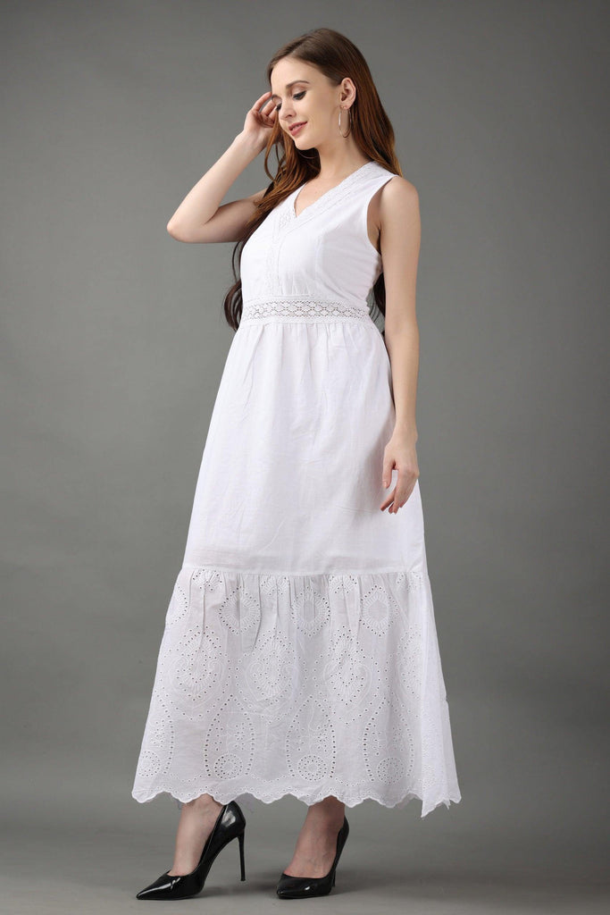 Model wearing Cotton Maxi Dress with Pattern type: Solid-4