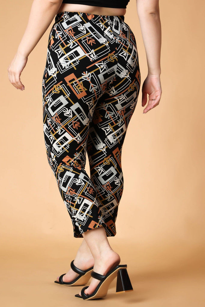 Model wearing Cotton Leggings with Pattern type: Abstract-2