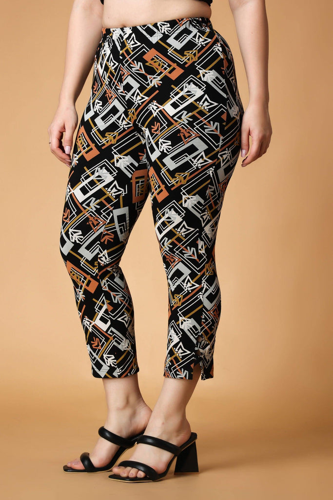 Model wearing Cotton Leggings with Pattern type: Abstract-4