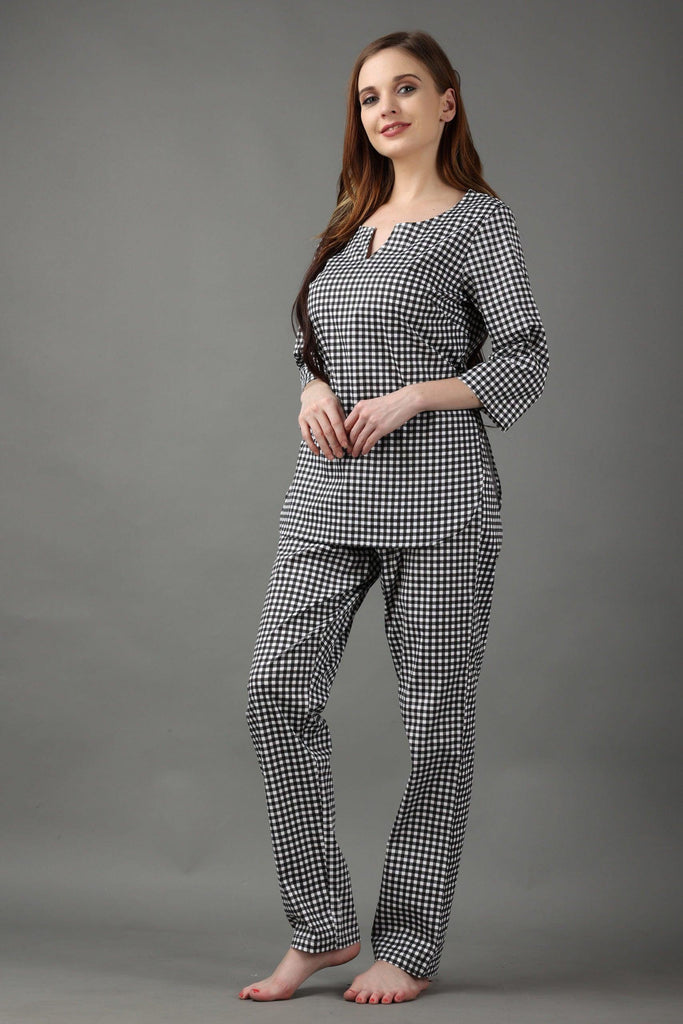 Model wearing Cotton Night Suit Set with Pattern type: Checked-3