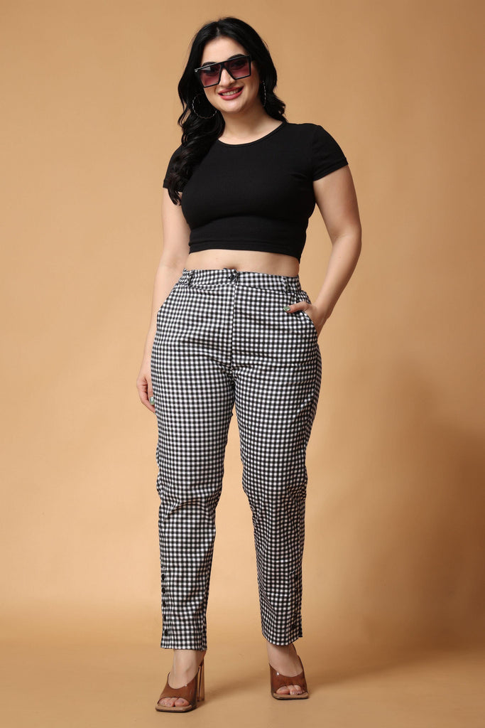 Model wearing Cotton Poplin Pant with Pattern type: Checked-1