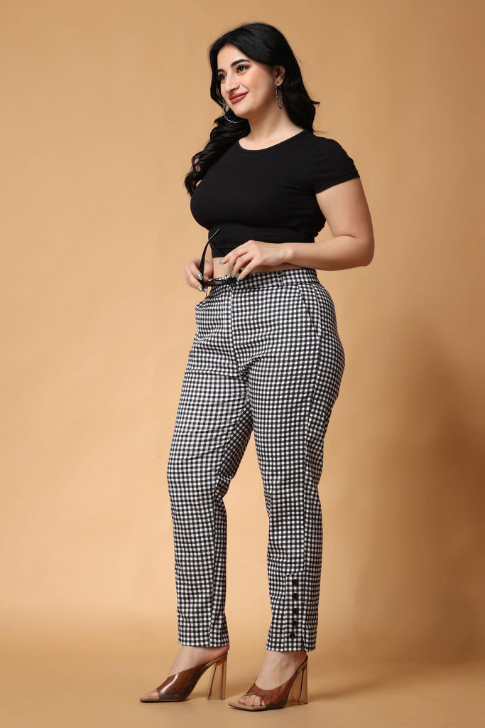 Model wearing Cotton Poplin Pant with Pattern type: Checked-2