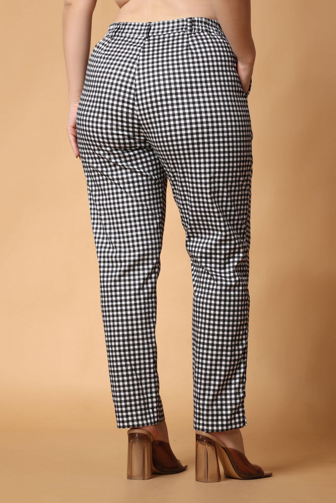 Model wearing Cotton Poplin Pant with Pattern type: Checked-6