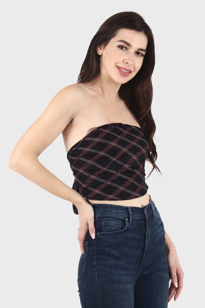 Model wearing Polyester Crop Top with Pattern type: Checked-8