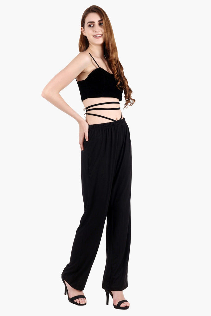 Model wearing Viscose Elastane Pyjamas with Pattern type: Solid-3