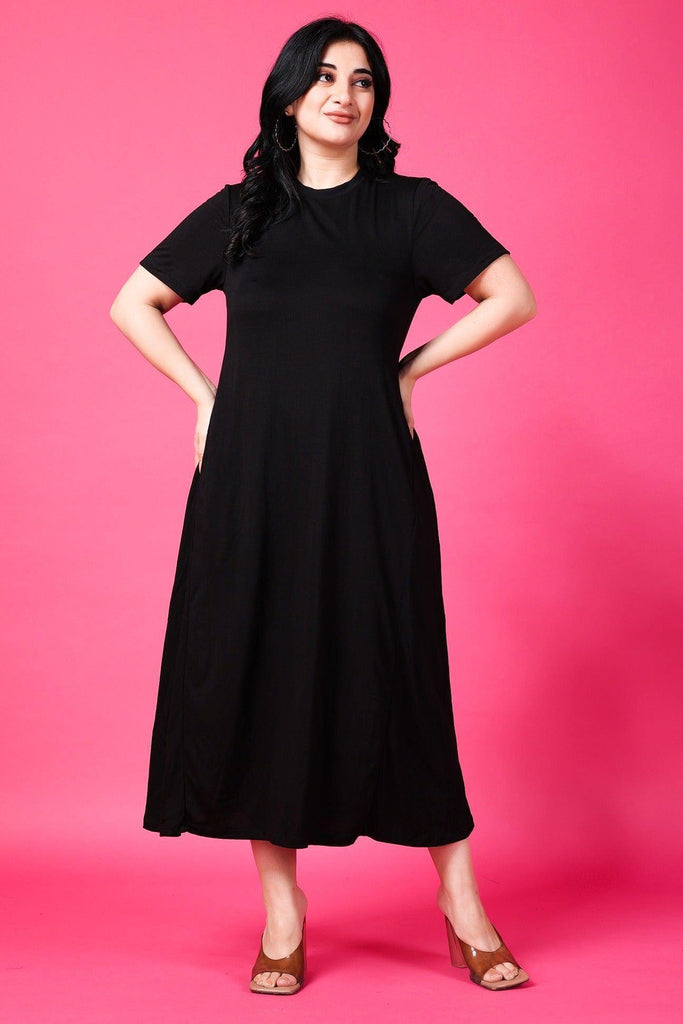 Model wearing Cotton Midi Dress with Pattern type: Solid-2