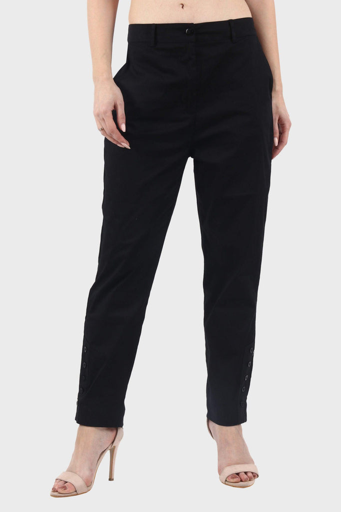 Model wearing Cotton Poplin Pant with Pattern type: Solid-2