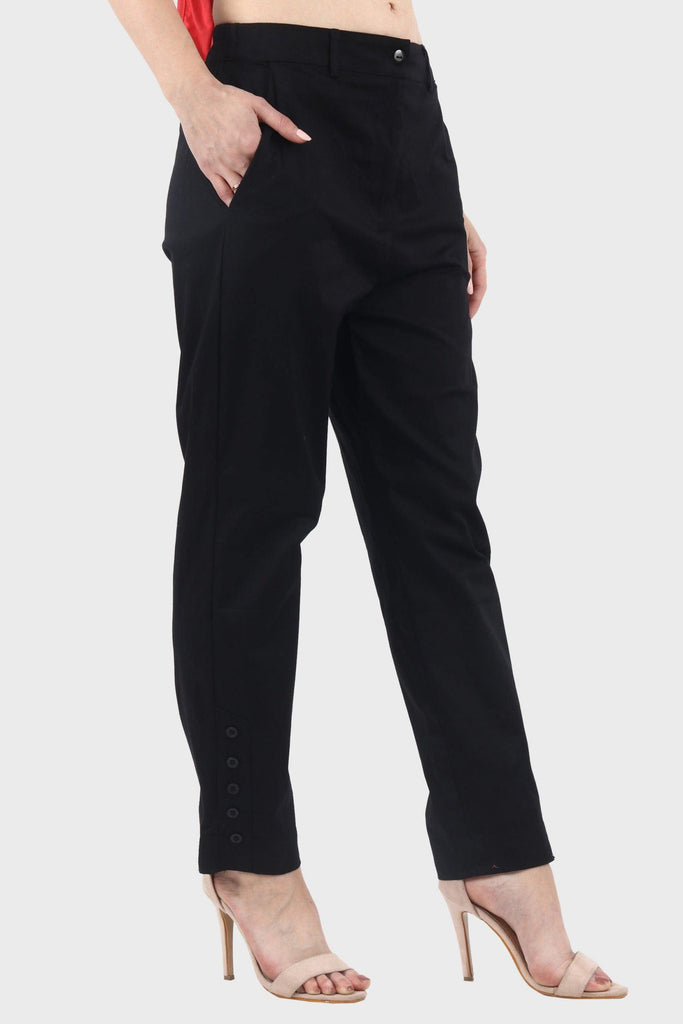 Model wearing Cotton Poplin Pant with Pattern type: Solid-3