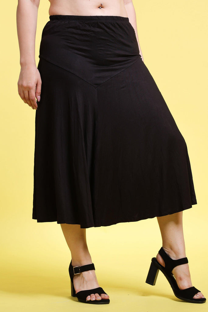 Model wearing Viscose Lycra Maxi Skirt with Pattern type: Solid-4