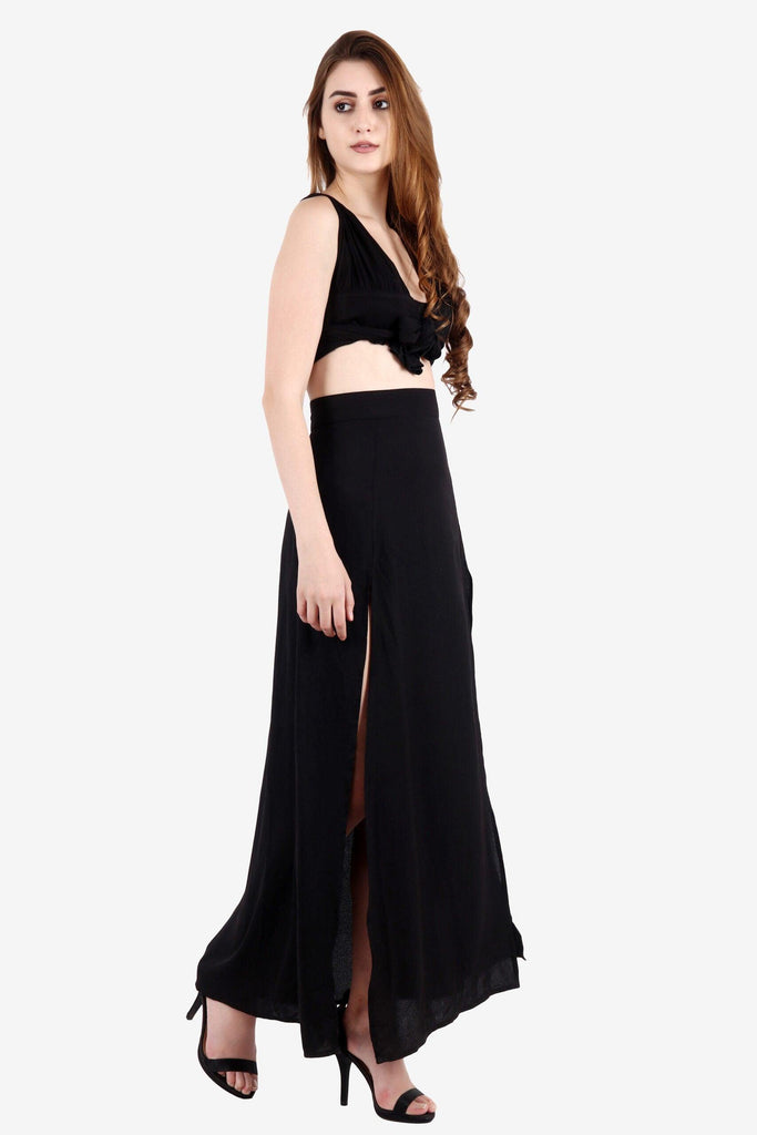 Model wearing Polyester Maxi Skirt with Pattern type: Solid-8