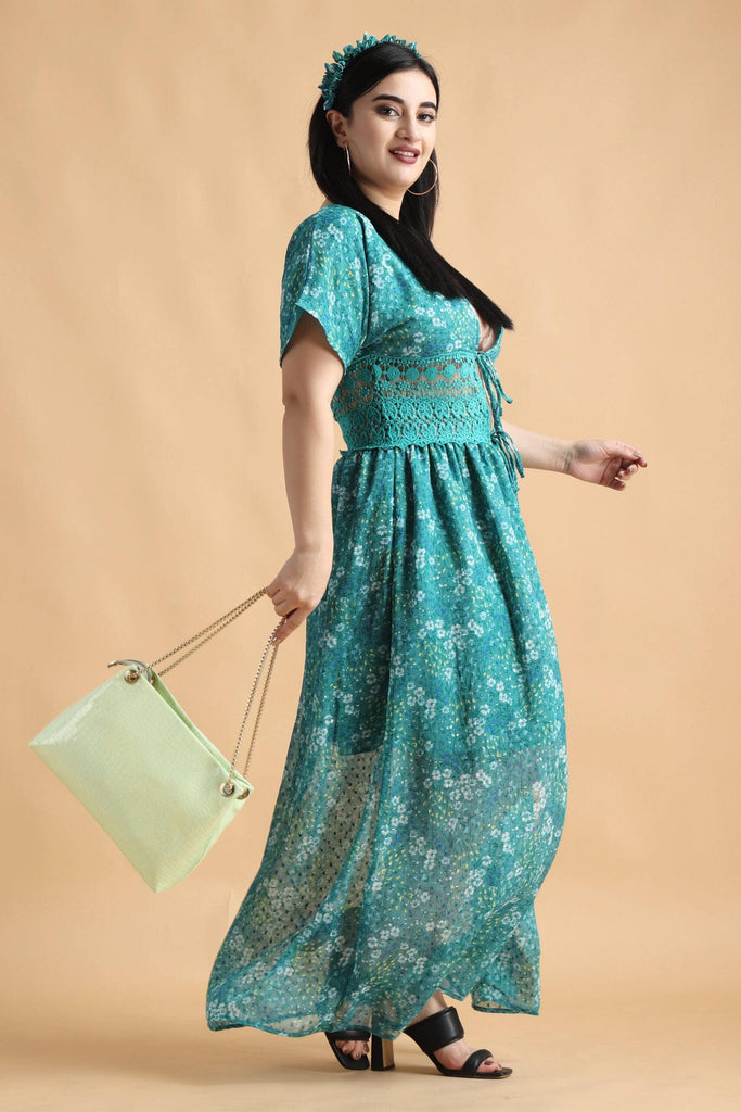 Model wearing Polyster Georgette Shrug with Pattern type: Floral Dobby Print-2