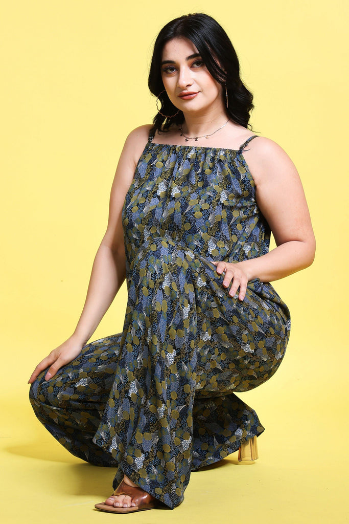 Model wearing Poly Crepe Jumpsuit with Pattern type: Small Print-6