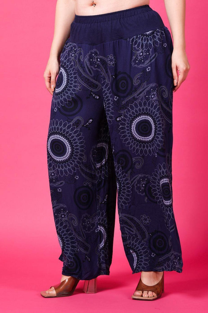 Model wearing Rayon Harem Pants with Pattern type: Oval-3