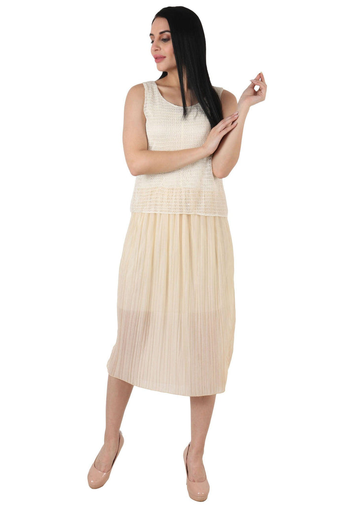 Model wearing Polyster Georgette Midi Dress with Pattern type: Solid-5