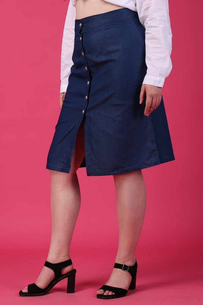 Model wearing Denim Midi Skirt with Pattern type: Solid-4