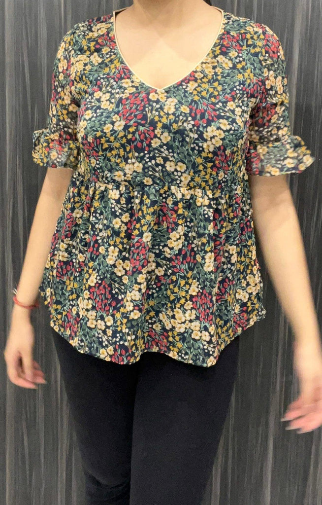 Model wearing Polyster Chiffon Top with Pattern type: Floral-7