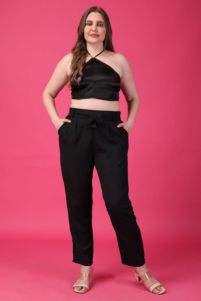 Model wearing Polyester Pant with Pattern type: Solid-8