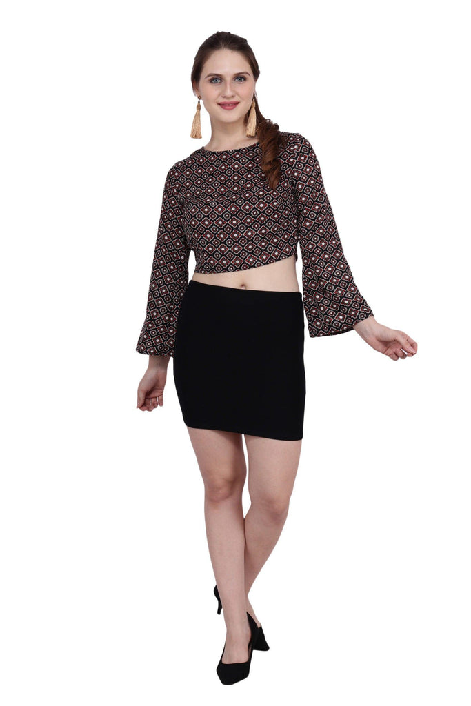 Model wearing Polyster Georgette Crop Top with Pattern type: Graphic-2