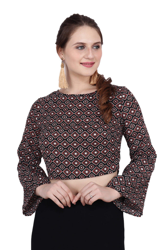 Model wearing Polyster Georgette Crop Top with Pattern type: Graphic-3
