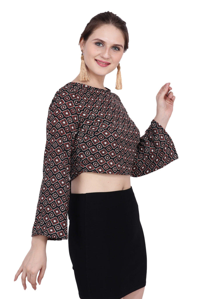 Model wearing Polyster Georgette Crop Top with Pattern type: Graphic-5
