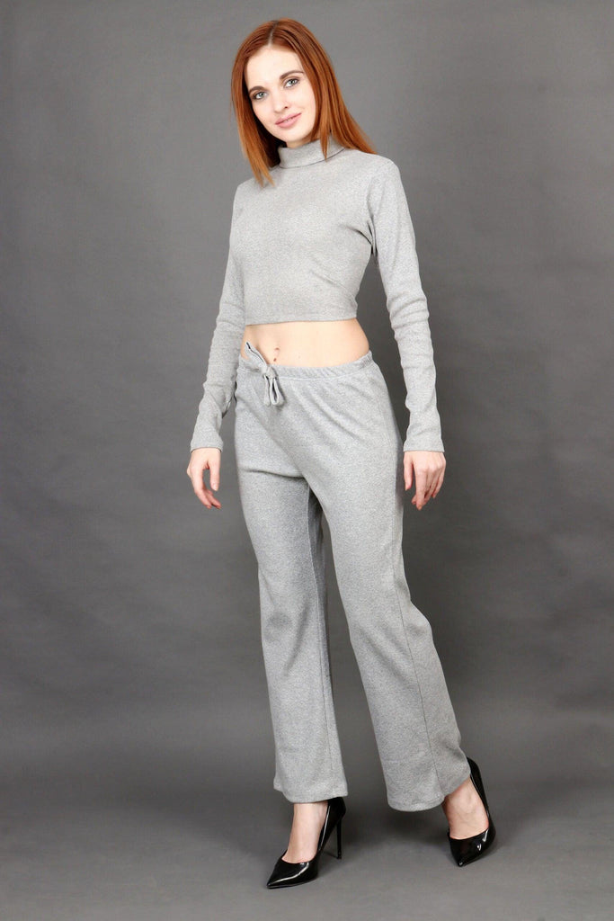 Model wearing Cotton Co-ord Set with Pattern type: Solid-1