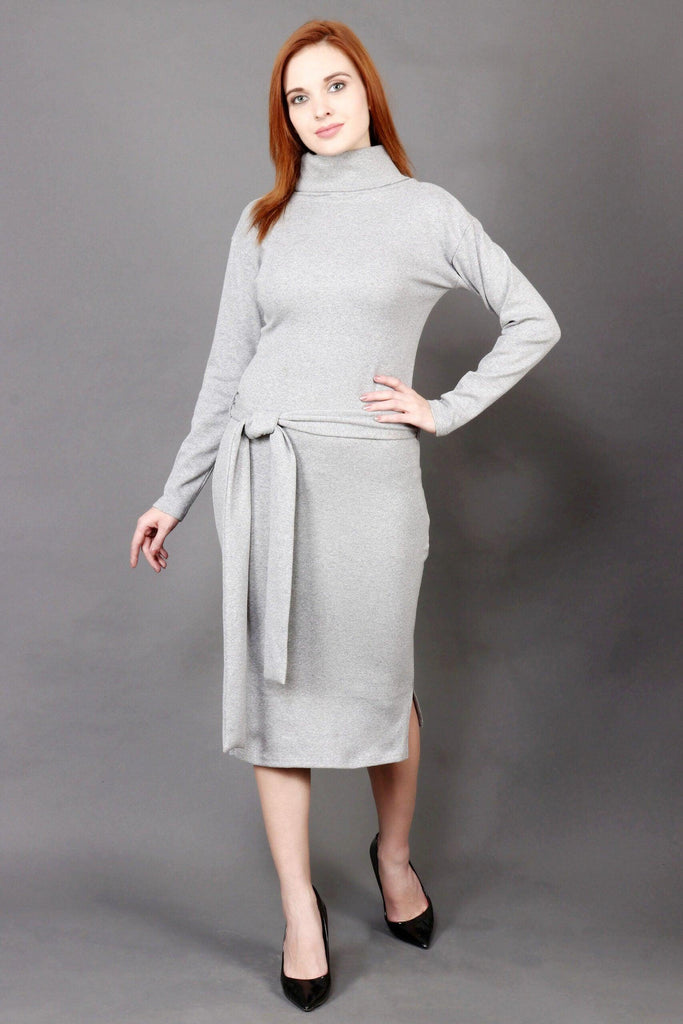 Model wearing Cotton Midi Dress with Pattern type: Solid-5