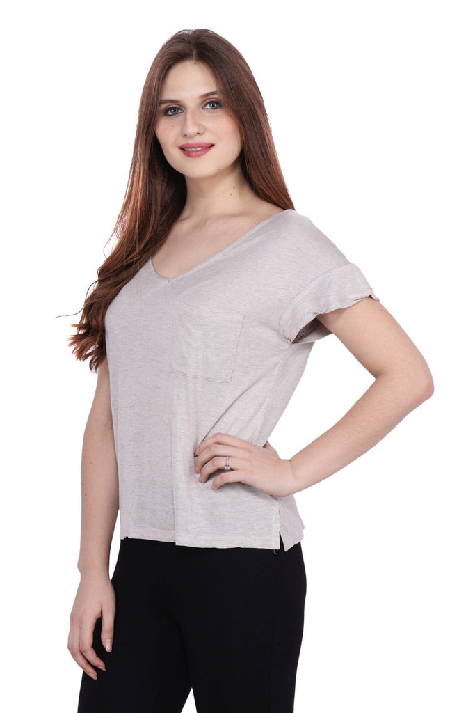 Model wearing Viscose Elastane T-shirt with Pattern type: Casual-3