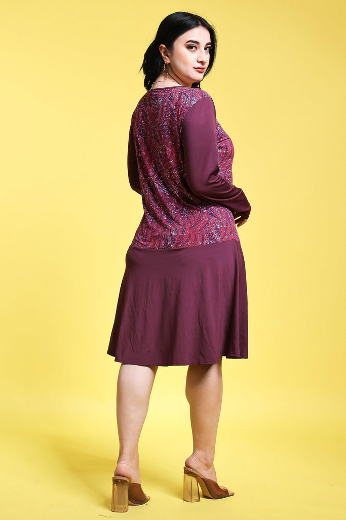 Model wearing Poly Lycra Mini Dress with Pattern type: Mix-1