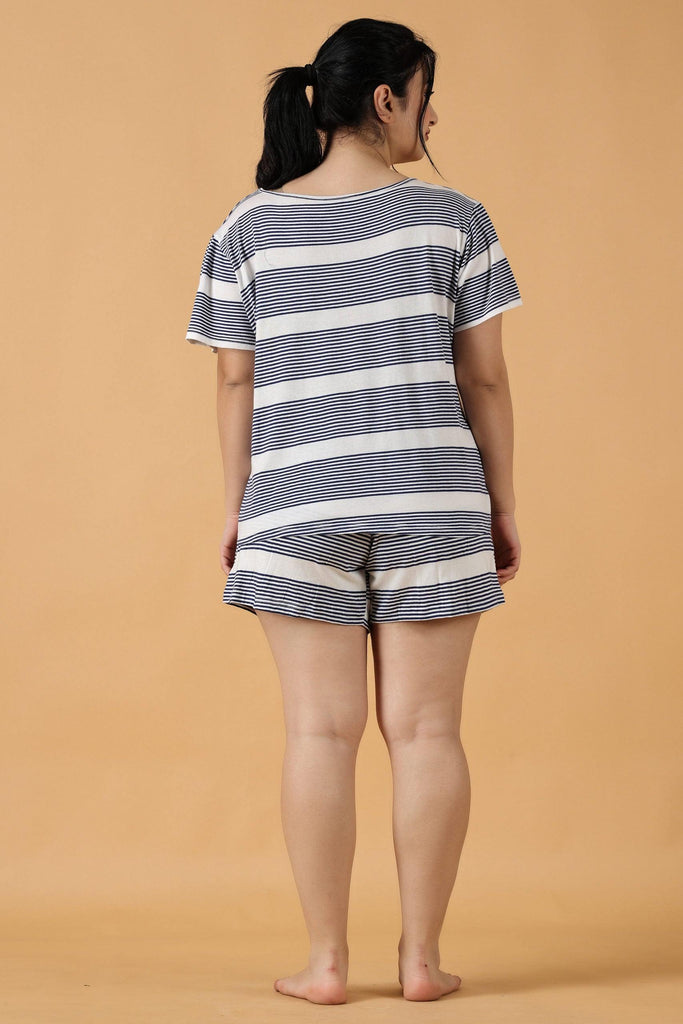 Model wearing Cotton Night Suit Set with Pattern type: Striped-6