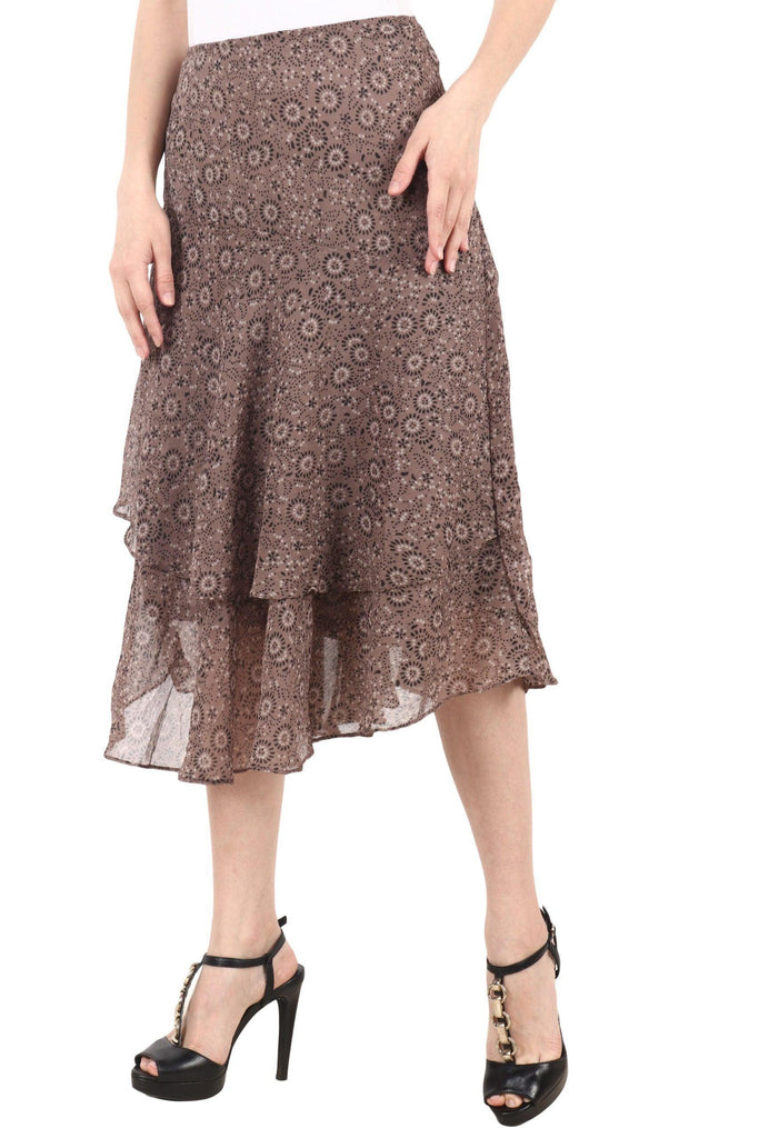 Model wearing Polyster Chiffon Midi Skirt with Pattern type: Graphic-3