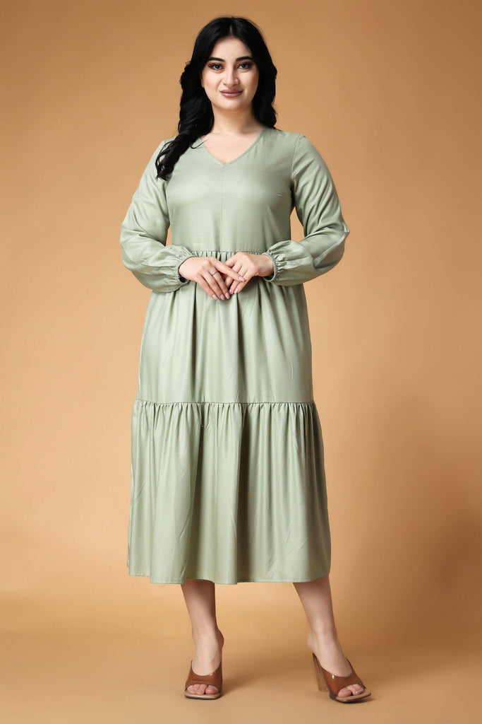 Model wearing Rayon Maxi Dress with Pattern type: Solid-5