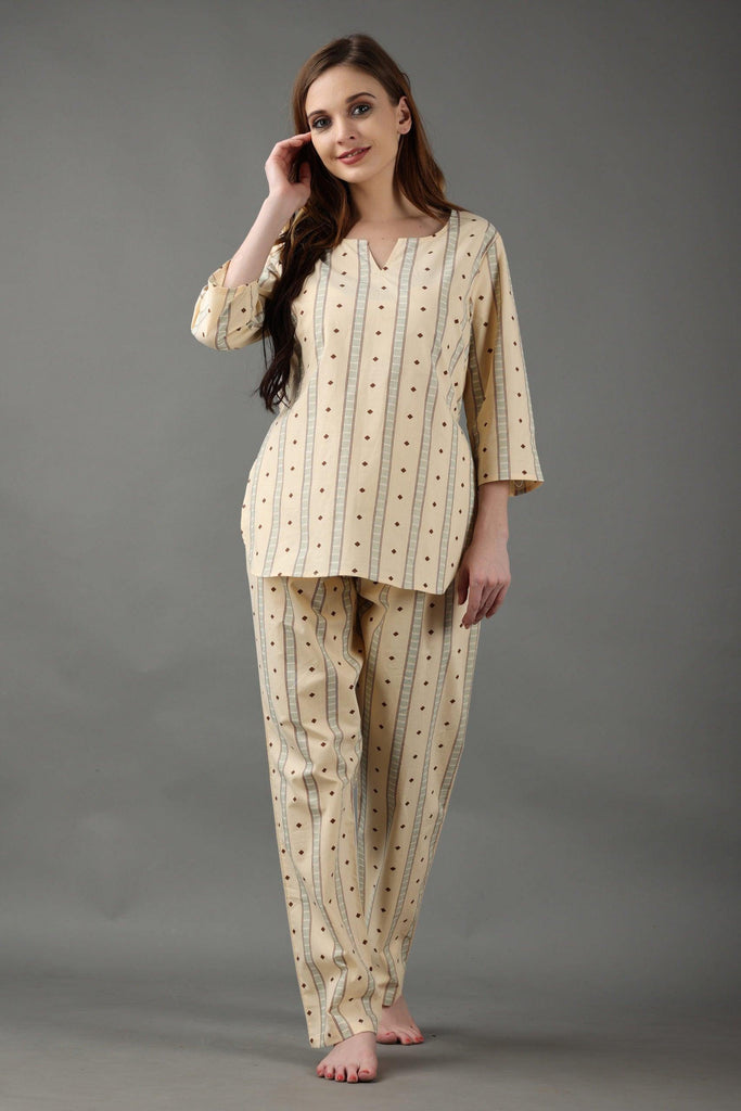Model wearing Cotton Night Suit Set with Pattern type: Graphic-5