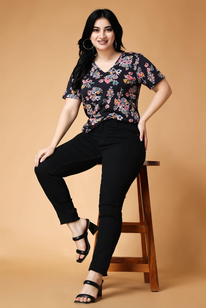 Model wearing Cotton Lycra Long Top with Pattern type: Floral-7