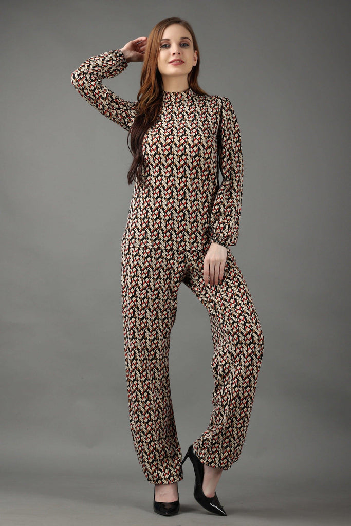 Model wearing Cotton Elastane Night Suit Set with Pattern type: Geometric-1