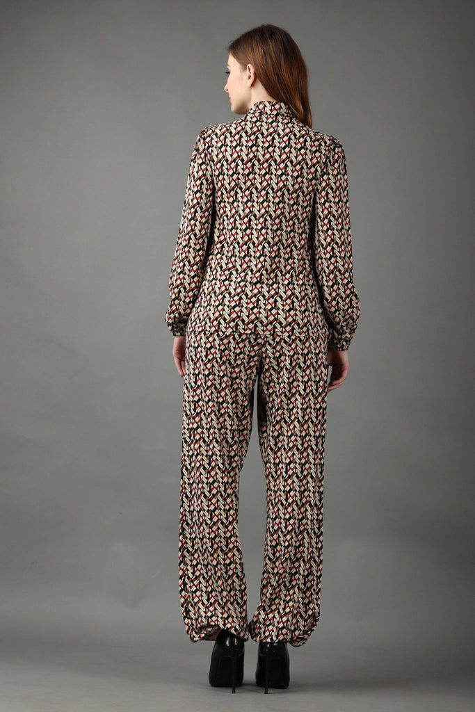 Model wearing Cotton Elastane Night Suit Set with Pattern type: Geometric-2