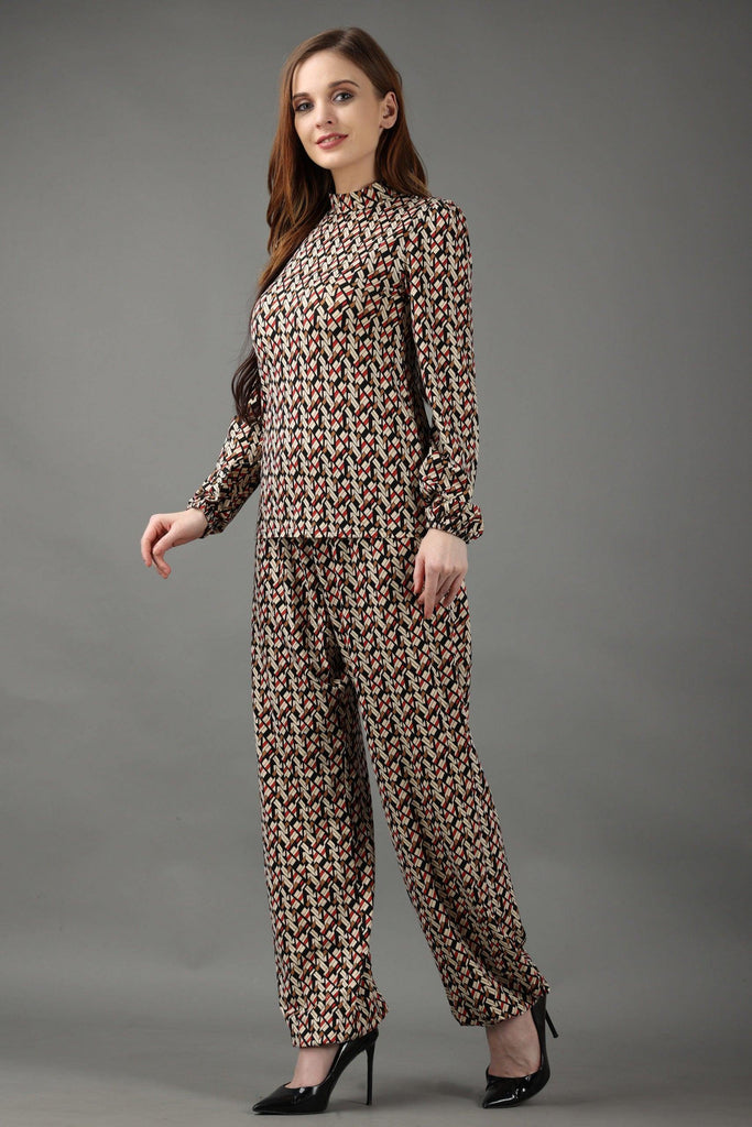 Model wearing Cotton Elastane Night Suit Set with Pattern type: Geometric-5