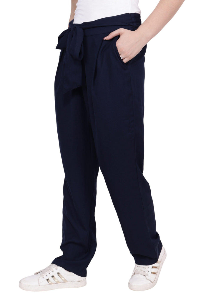 Model wearing Poly Crepe Pant with Pattern type: Solid-4