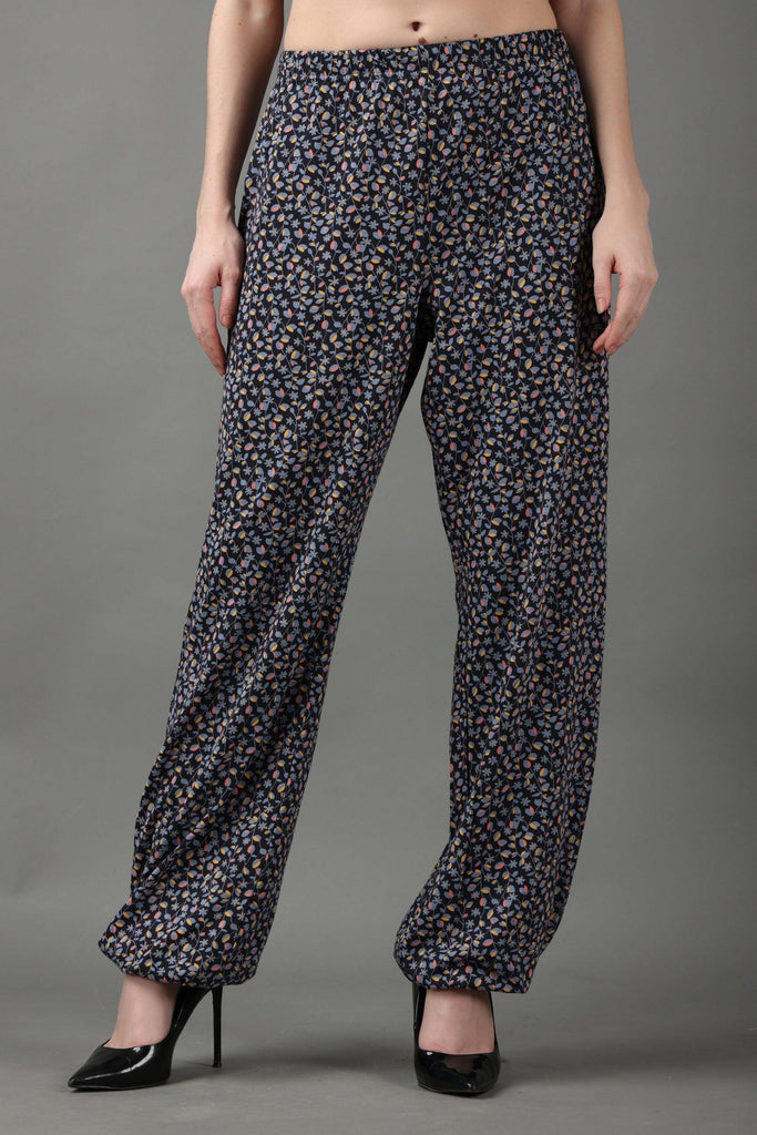 Model wearing Cotton Lycra Pyjamas with Pattern type: Floral-4