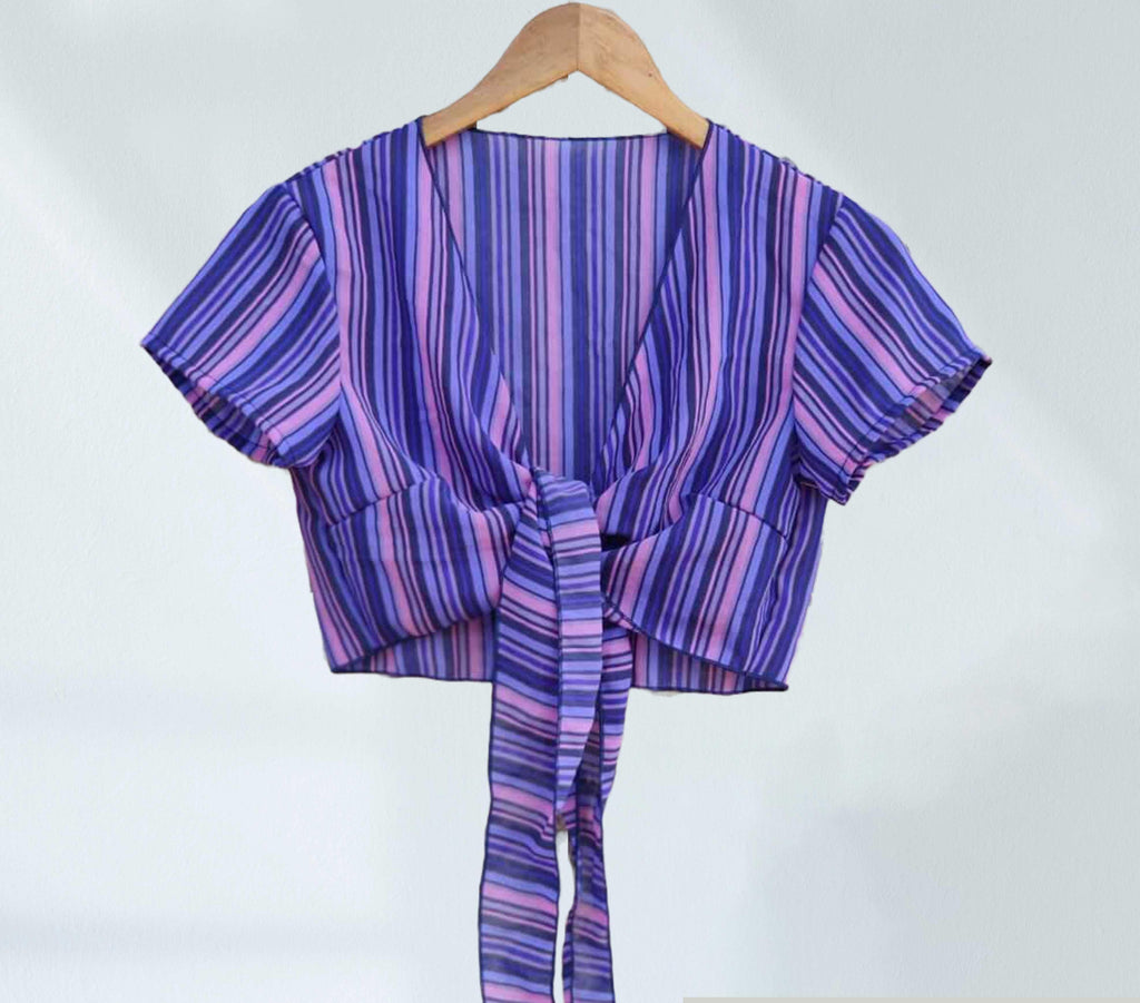 Model wearing Polyster Georgette Shrug with Pattern type: Tie-dye-6