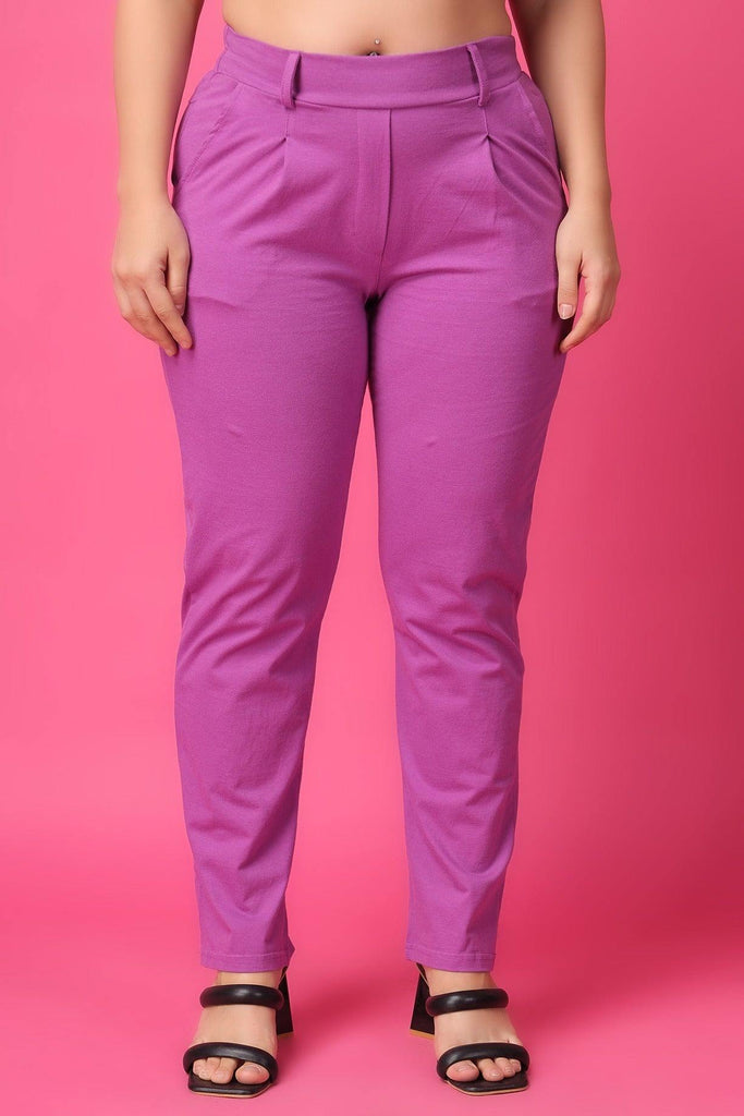 Model wearing Cotton Lycra Pant with Pattern type: Solid-2