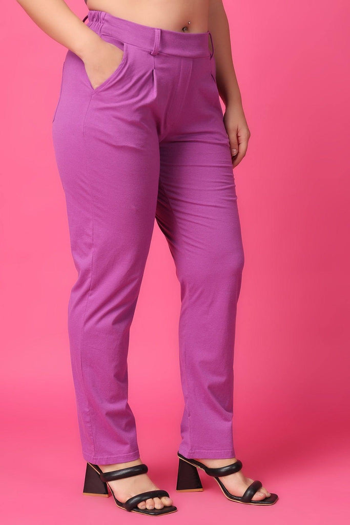 Model wearing Cotton Lycra Pant with Pattern type: Solid-3
