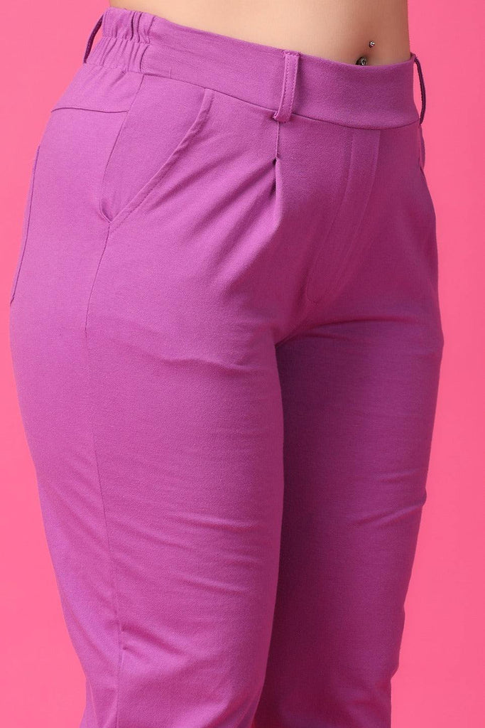 Model wearing Cotton Lycra Pant with Pattern type: Solid-6