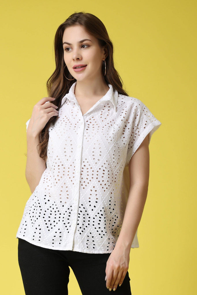 Model wearing Cotton Shirt with Pattern type: Solid-20