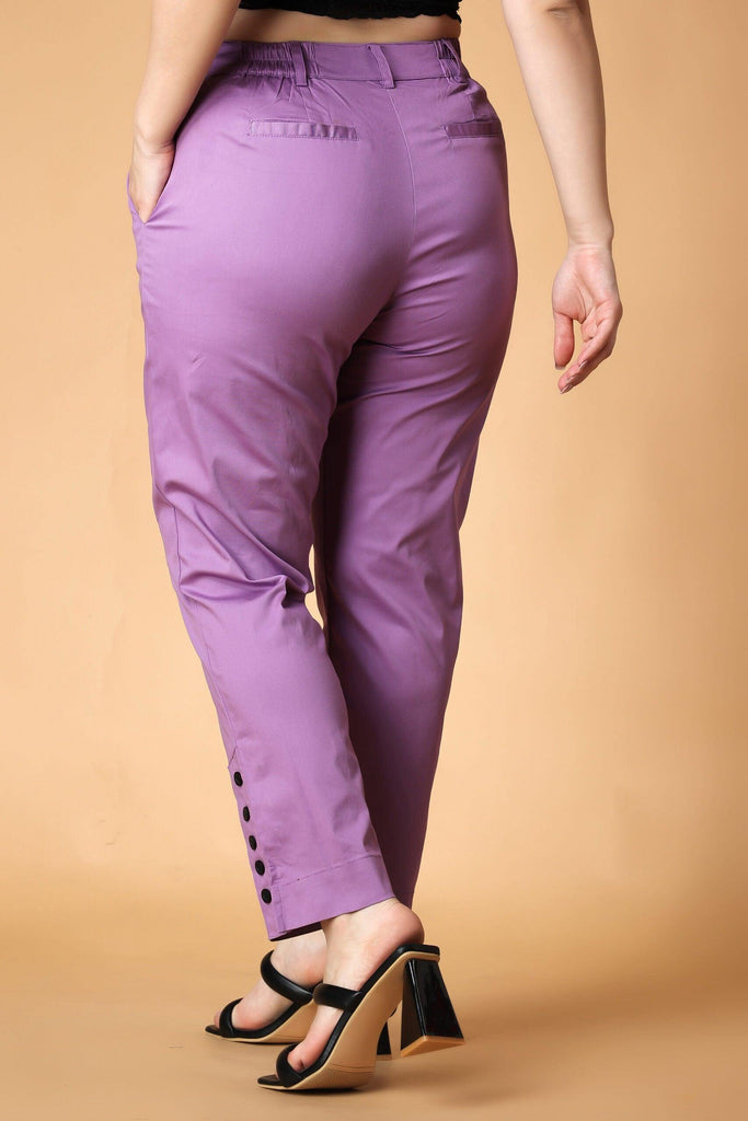Model wearing Cotton Poplin Pant with Pattern type: Solid-9