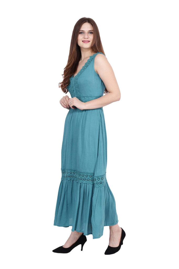 Model wearing Cotton Maxi Dress with Pattern type: Solid-15