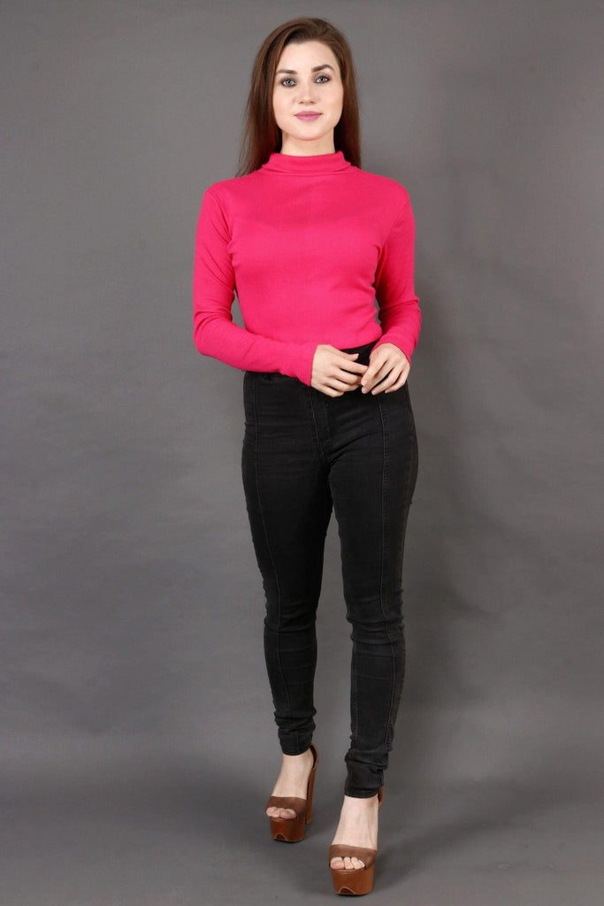 Model wearing Cotton Crop Top with Pattern type: Solid-1