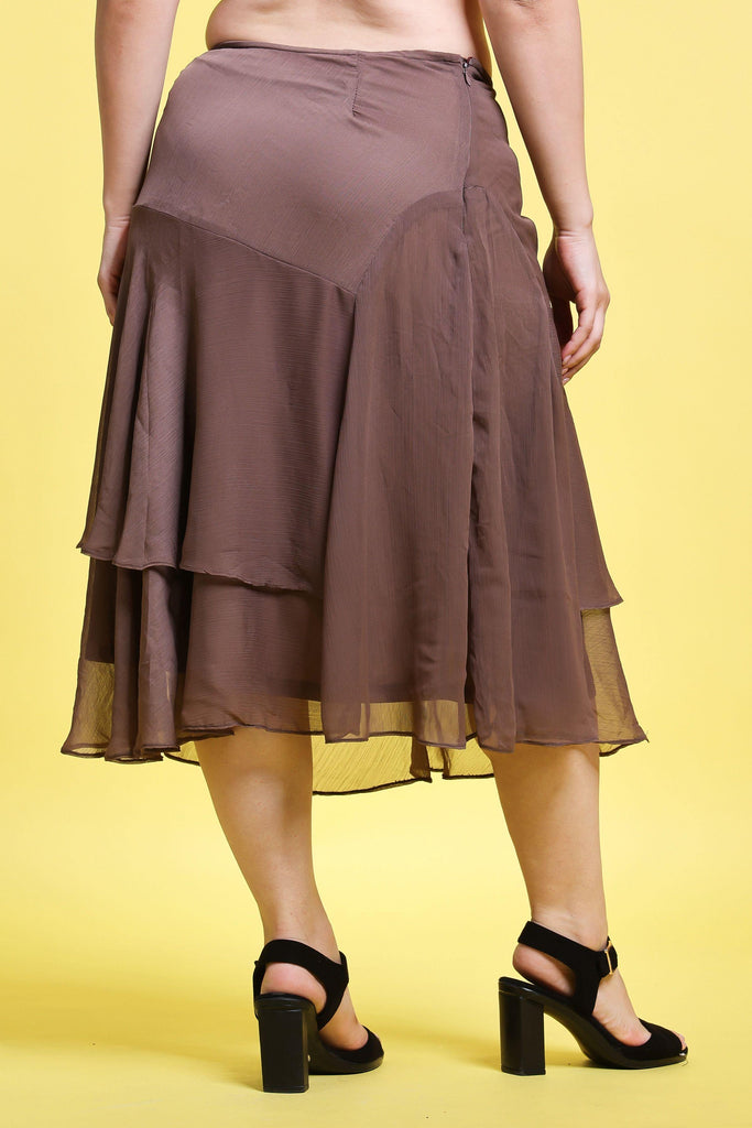 Model wearing Polyster Chiffon Midi Skirt with Pattern type: Solid-4