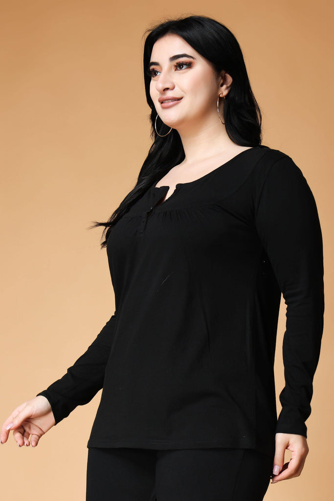 Model wearing Cotton Blended Long Top with Pattern type: Solid-18